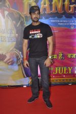 Arjan Bajwa at Guddu Rangeela premiere in Mumbai on 2nd July 2015